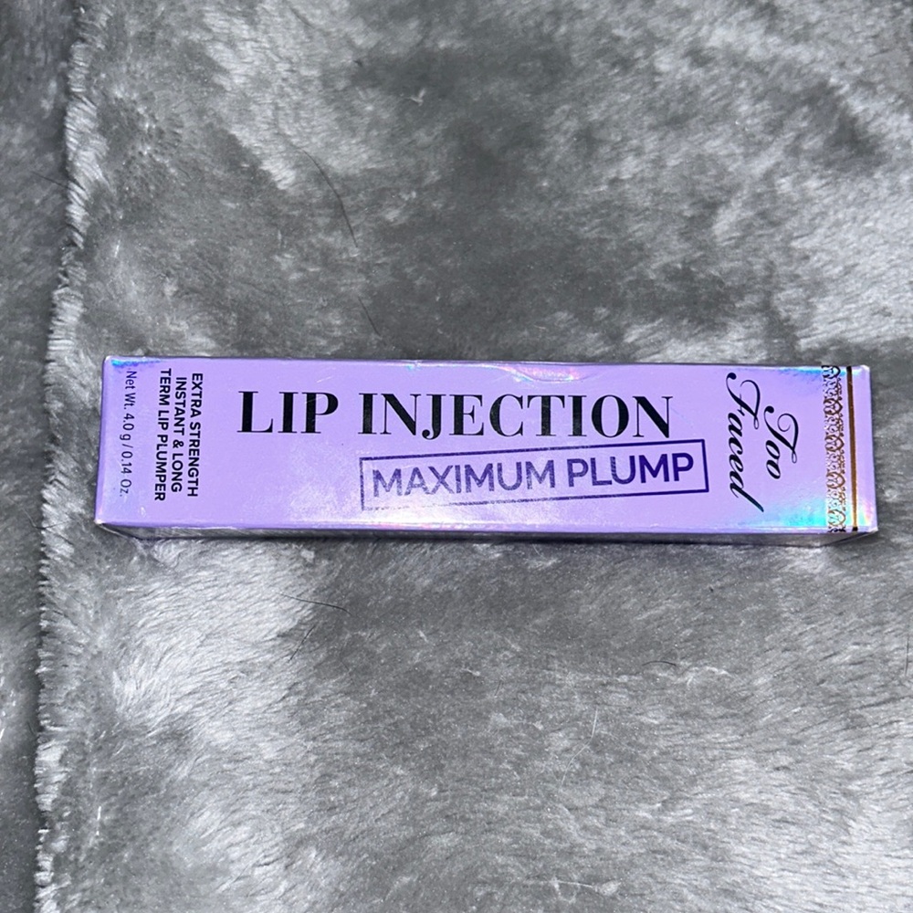Too Faced Lip Injection Maximum Plump Lip Gloss - Blueberry Buzz *full size (4g)